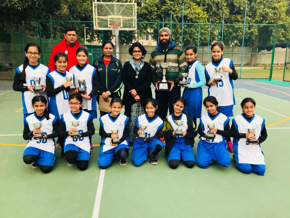 Under 10 Girls Basketball Team  